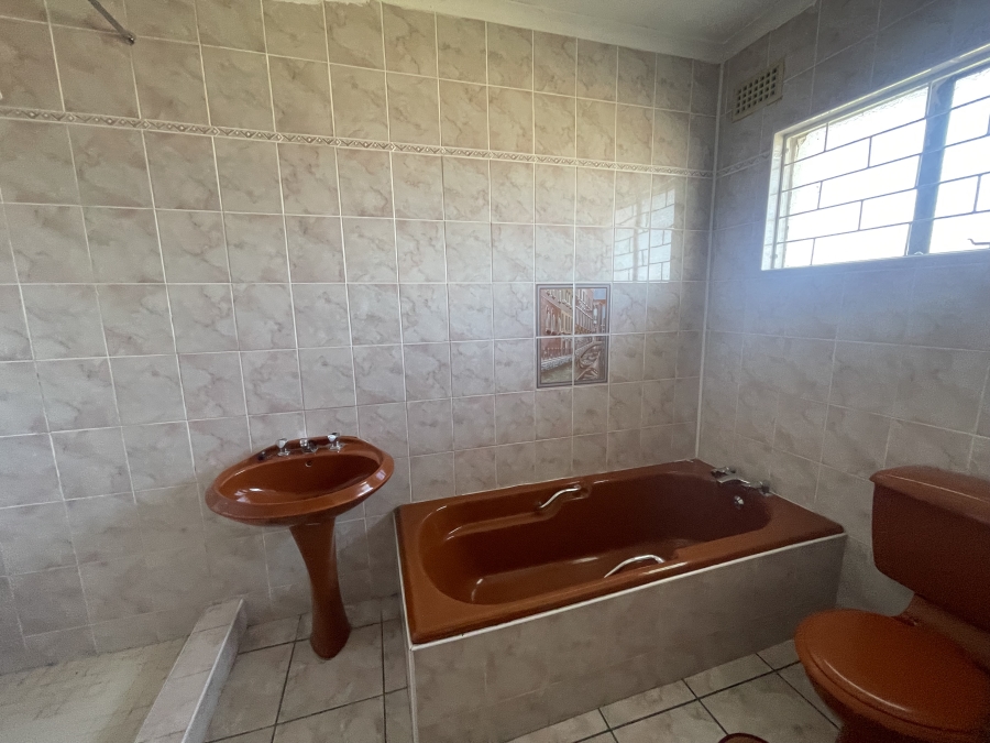 4 Bedroom Property for Sale in Braelyn Eastern Cape